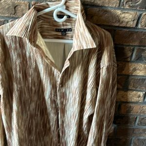 Beautiful dress shirt heavy great material